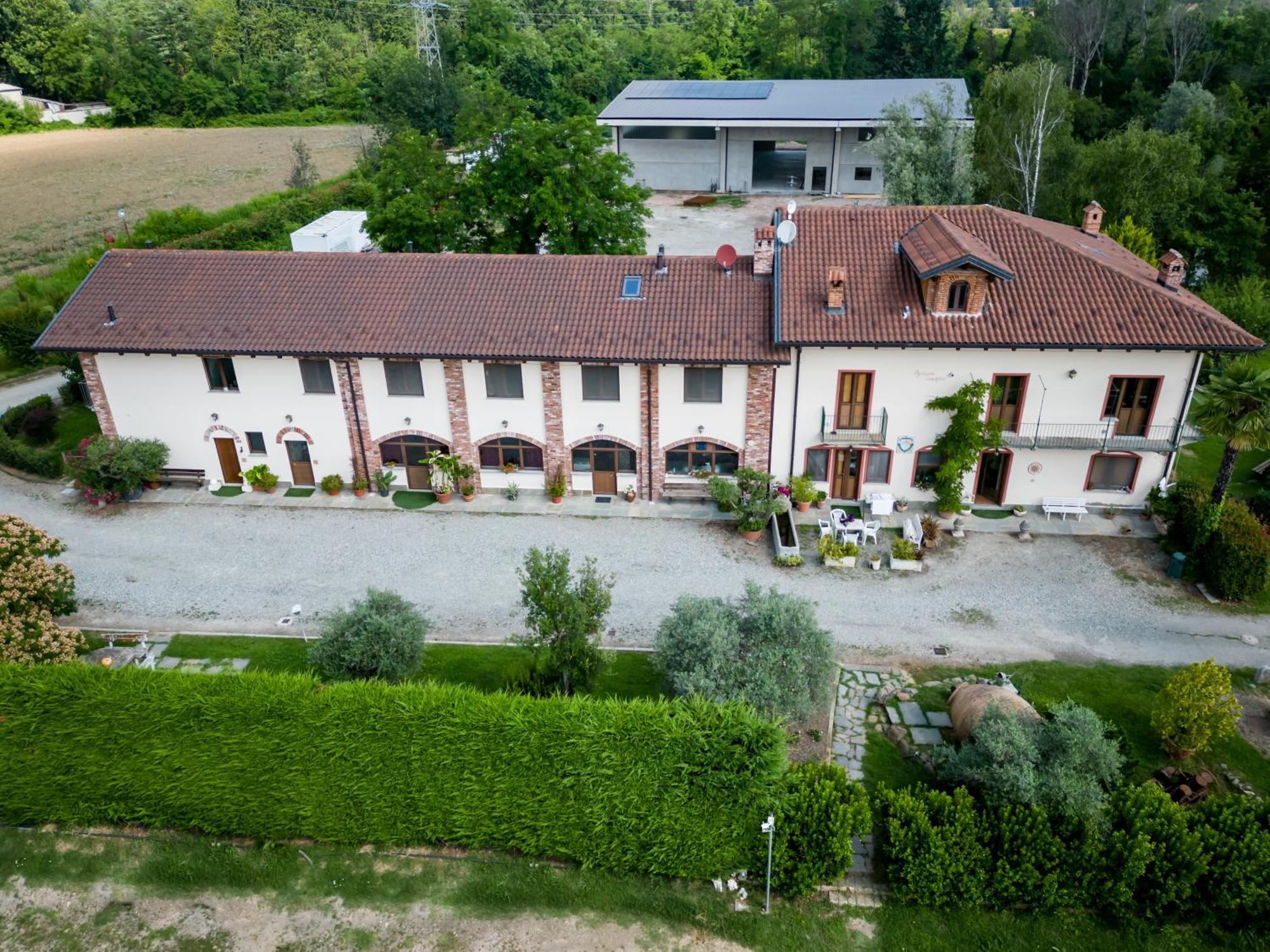 Agriturismo Parco Campofelice Bed & Breakfast Lombardore Exterior photo