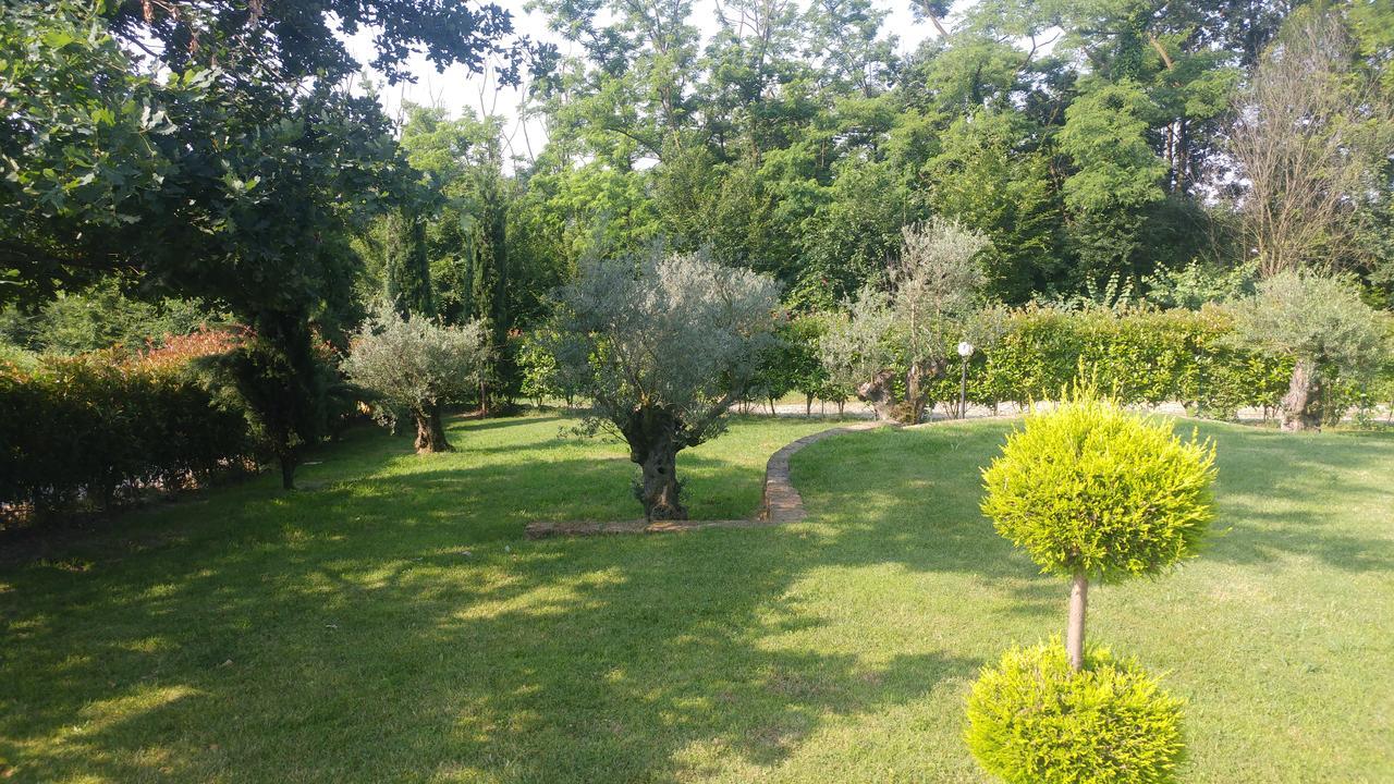 Agriturismo Parco Campofelice Bed & Breakfast Lombardore Exterior photo